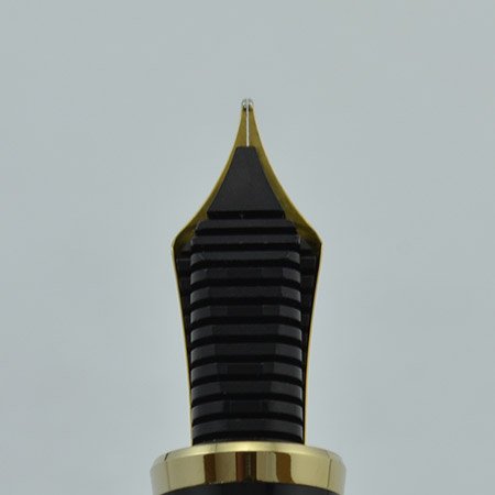 Sailor 1911 Fountain Pen - Standard Size, Black, H-MF Medium Fine